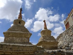 Stupas at Phyang goemba