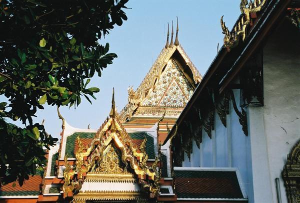 More elegant Wat Po detail