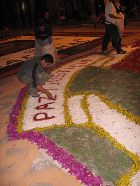 Making the alfombra