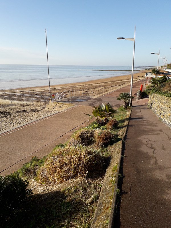 Clacton prom in the sun, before breakfast