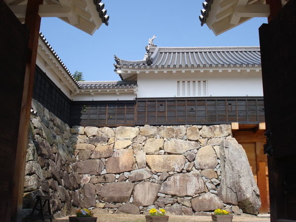 matsumoto castle entranceway