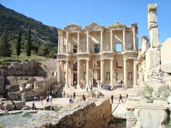 Ephesus lıbrary