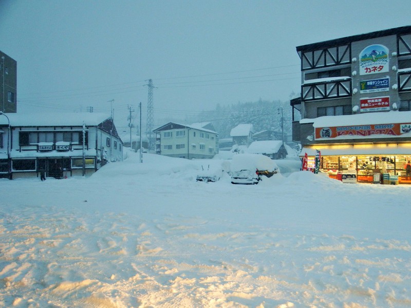 Snowed in at Myoko train statiuon, minus 5 celsius 