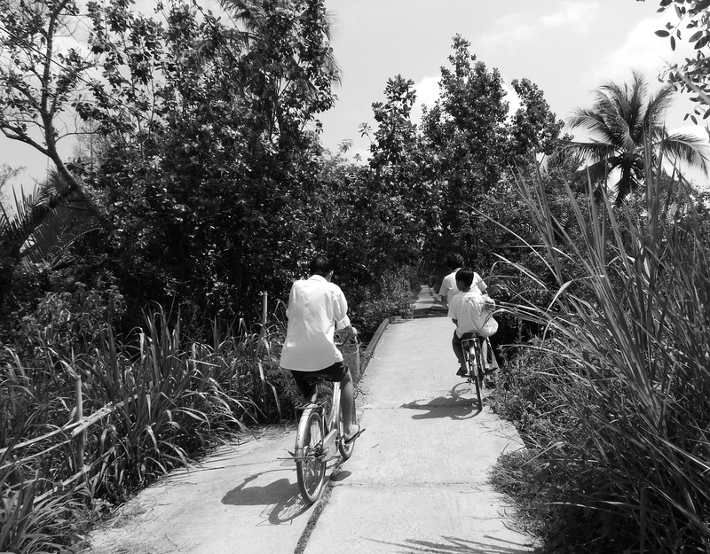 Final day biking alongsiode Mekong