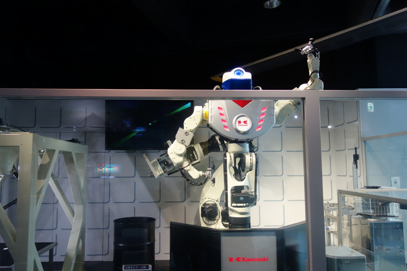 Industrial robot show at Kawasaki Good Times World