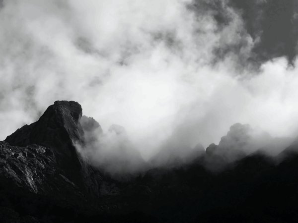 milford sound clouds and mountains 2(B&W)
