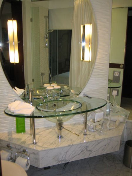   Glass bathoom in HongKong Hotel room