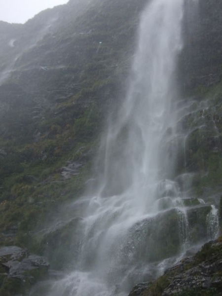 Another thundering waterfall...!