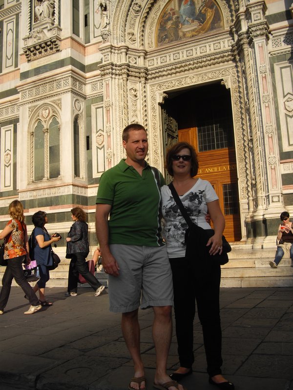 Dan & Laura by the Duomo