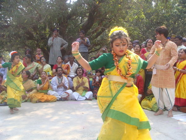 Pratyasha performing dance