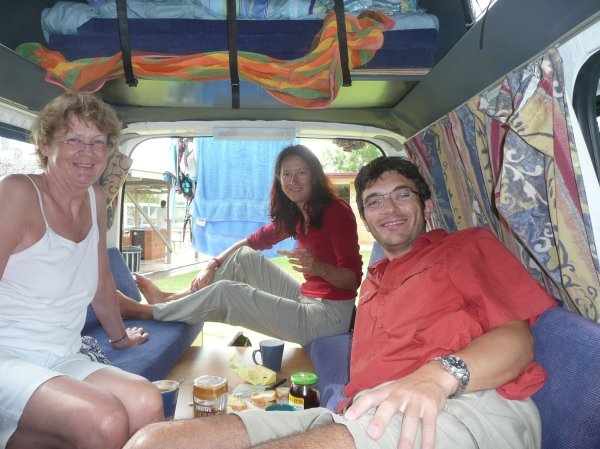 nous mangeons dans notre campingcar