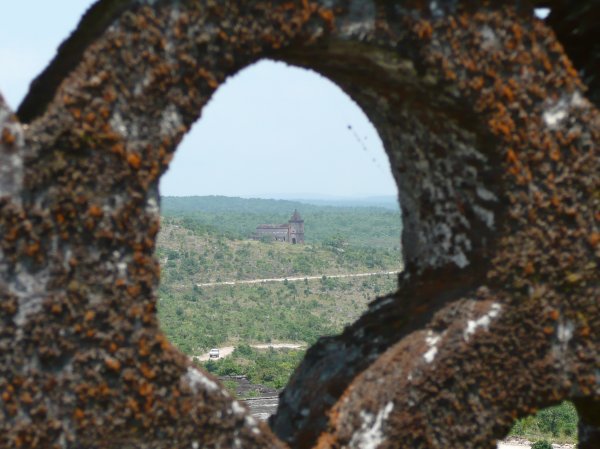 Parc national de Bokor dans le sud du Cambodge - L ancien casino francais est en ruines