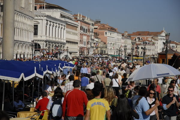 Market along the Grand Canal in front of Piazzale San Marco