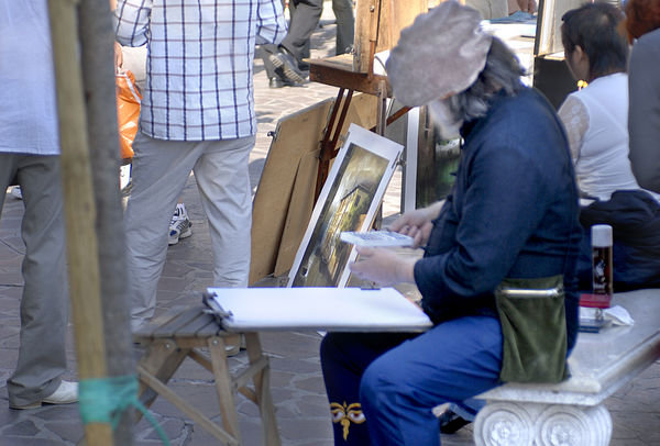 Artist in San Marco market area