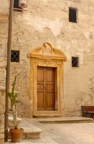 Tuscan Doorstep