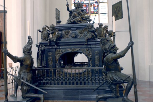 Frauenkirche -Tomb