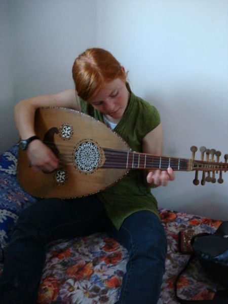 Practicing the oud