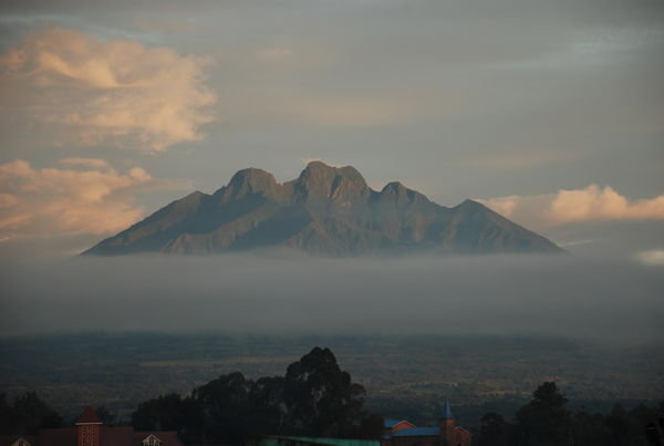 Rwanda - where volcanoes look like volcanoes