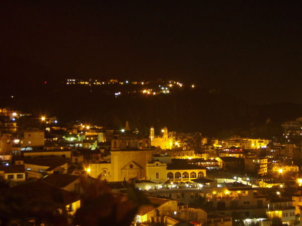 Taxco by noche
