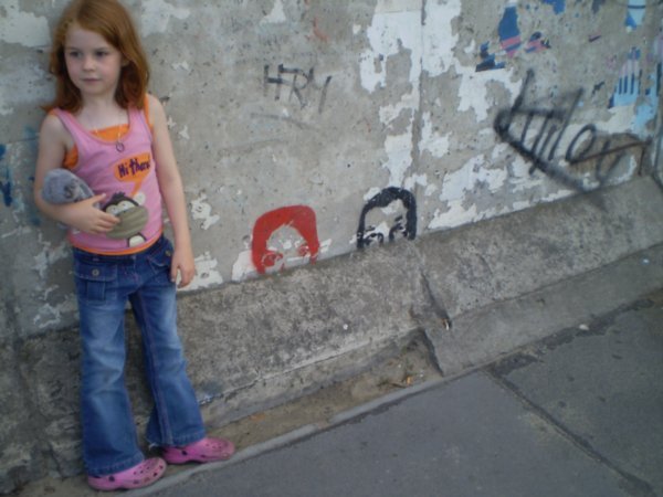 Coco at the Wall (Eastside Gallery)