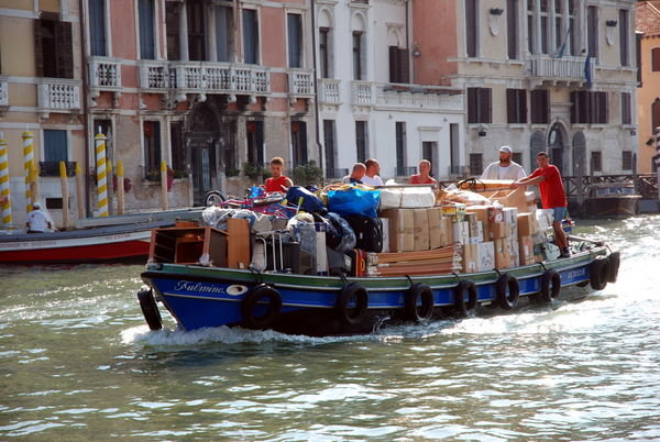 Venetian Moving Van
