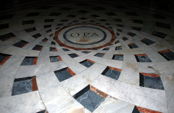 Pattern on the Duomo floor