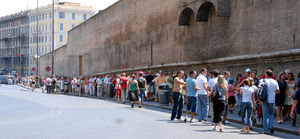 Lineup for the Vatican Museum
