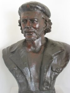 Bust of Che
