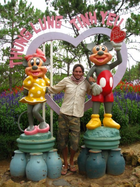 Valley of Love Mickey & Minnie