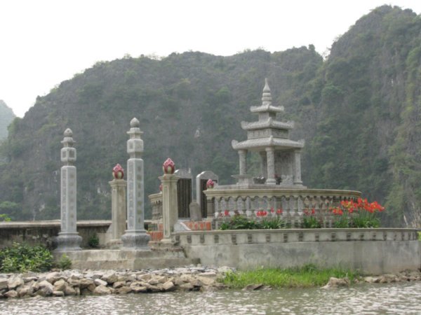 Tam Coc Temple