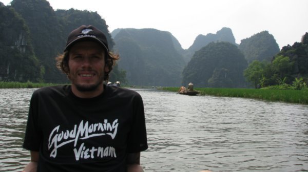 Dale going though Tam Coc