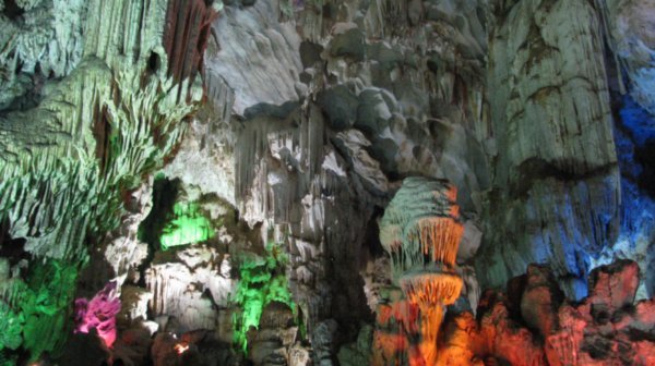 Thien Cung Cave 