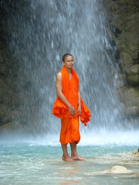 Monk at Tat Kuang Si