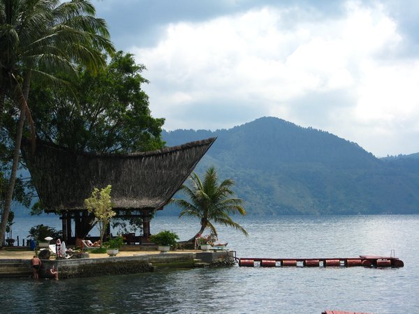Batak House & Lake