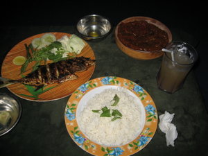 Final warung fish & rice dinner in Indonesia