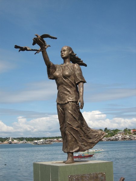 Statue on the dock in PP
