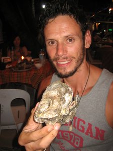 Dale and the huge oysters