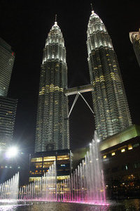 Petronas Towers & Fountains