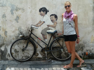 Sophie and street art