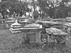 Colonial graveyard