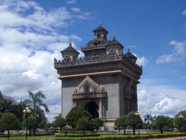 Arch de Triumph - Lao style