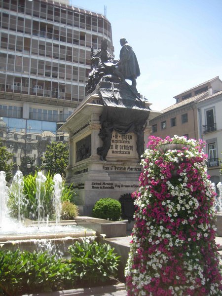 Colombus statue