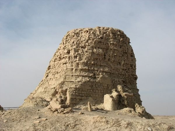 Han-Dynasty beacon tower
