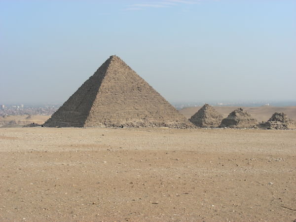 Pyramid of Menkaure, Giza
