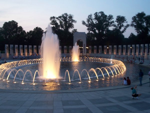 Twilight view of the World War II Memorial