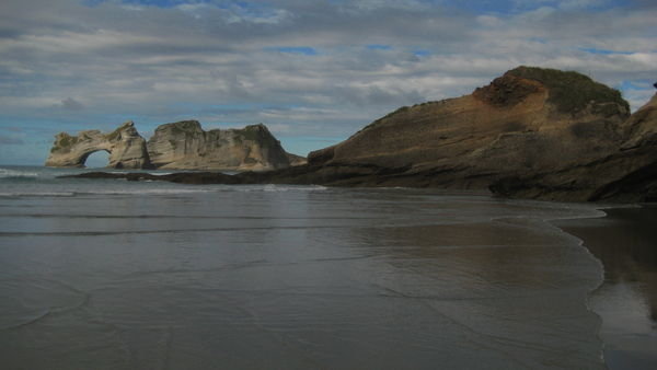 wharariki beach, this is a great to big bay to spend more than half a day! some seals around and so many caves to explore