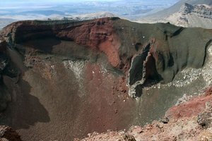 phantastischer Blick in den Red Crater, Frank sagt "isch glaub das Vulkan ist ein Frau!"