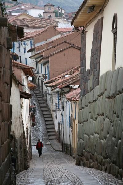 Cusco alley in the morning