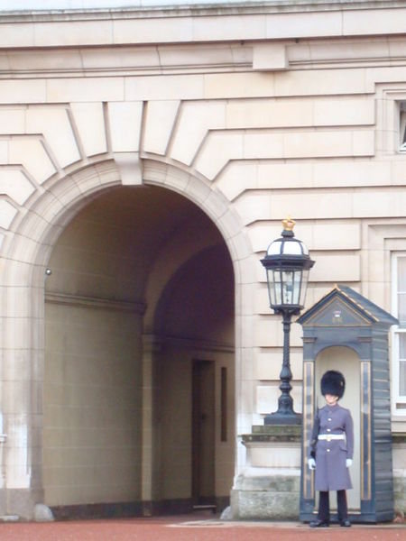 guard outside Buckingham Palace