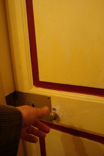 smallest door knob in France
